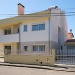 Casa Mendes Aveiro بيت للعطل